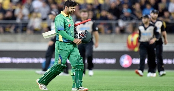 Ahmed Shahzad breaks glass with bat after getting dismissed