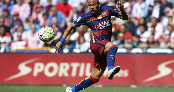 Neymar signs new Barcelona deal