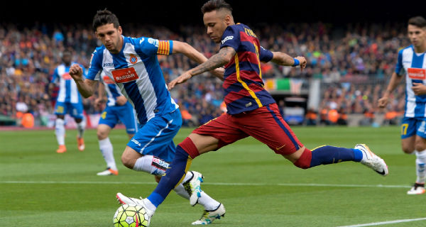 Espanyol vs FC Barcelona : picture gallery and best moments