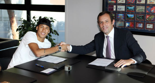 Neymar presses Barça