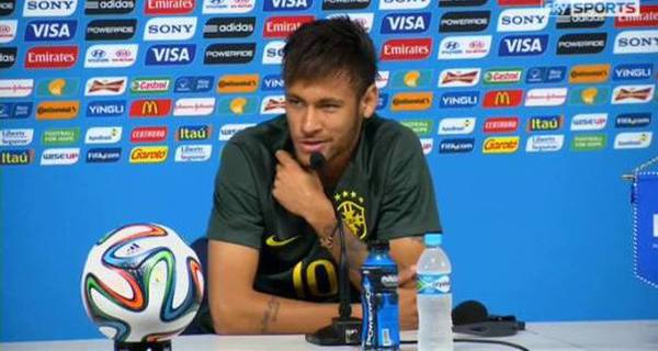 Questions from the reporter Silvio Barsetti bothers Neymar